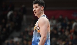 开云官方网站-阿不都沙拉木：我&amp;齐麟&amp;爱德华兹加起来有15次失误 这非常不应该