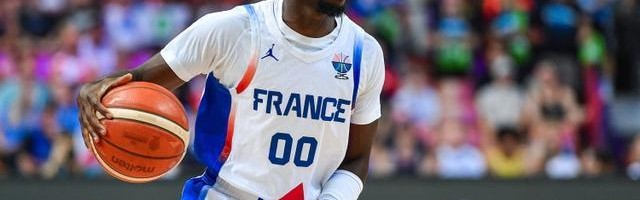 开云官方网站-何方神圣？弗朗西斯科14中8砍32分7板5助2断&amp;amp;12罚全中 刷分引冲突