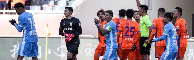 开云体育下载app-足协裁判评议：蒋圣龙应直红罚下 王大雷红牌正确