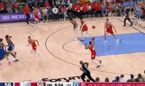 开云官方网站-贝恩运球砸自己脚丢球 裁判补吹了勇士犯规 勇士众将都无语了