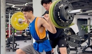 不断进化！邹阳晒训练照：毫无保留 全力以赴