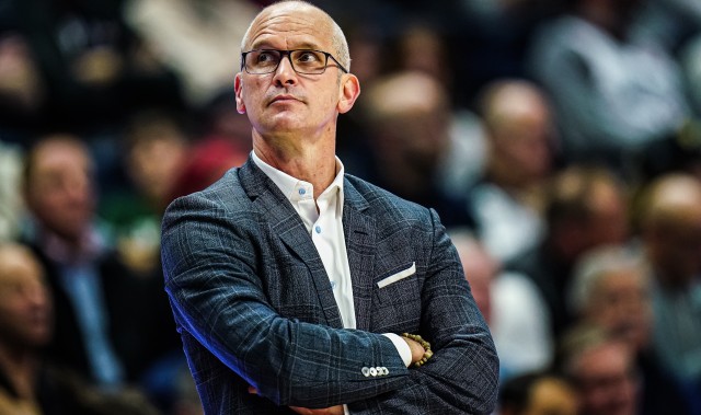 开云体育下载app-丹·赫尔利：在康大我们不怎么赢得“人气竞赛” 我们只赢总冠军